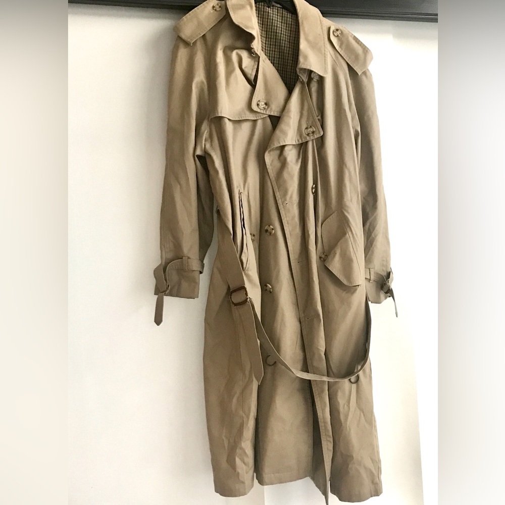 Trench Coat Men size 42 cotton poly blend tan color